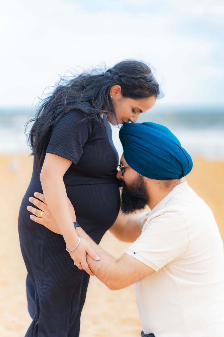 Maternity, garden and beach, photo 11 of 16