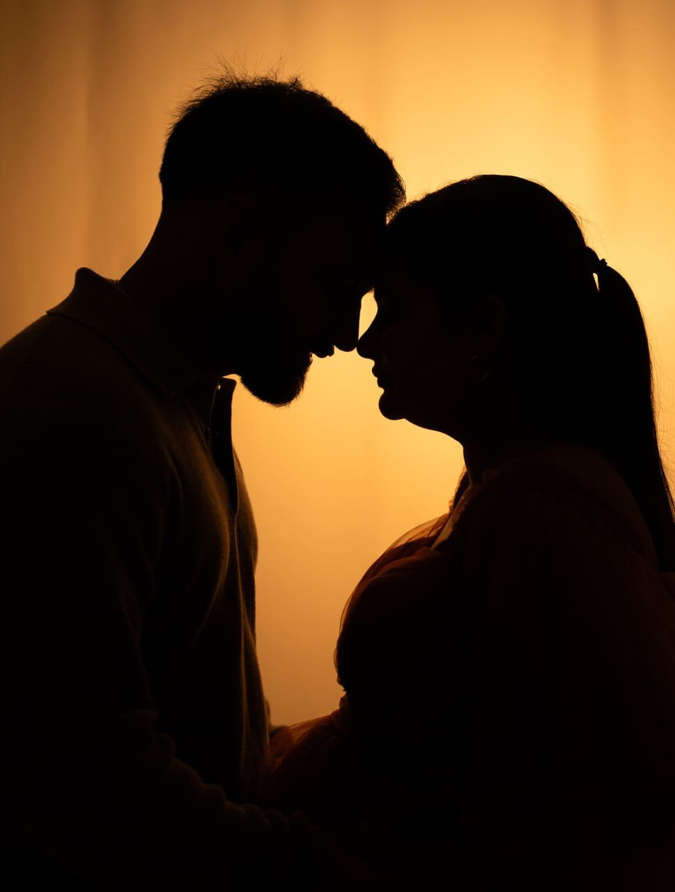 Maternity, studio silhouettes and coastal sunset, photo 6 of 16