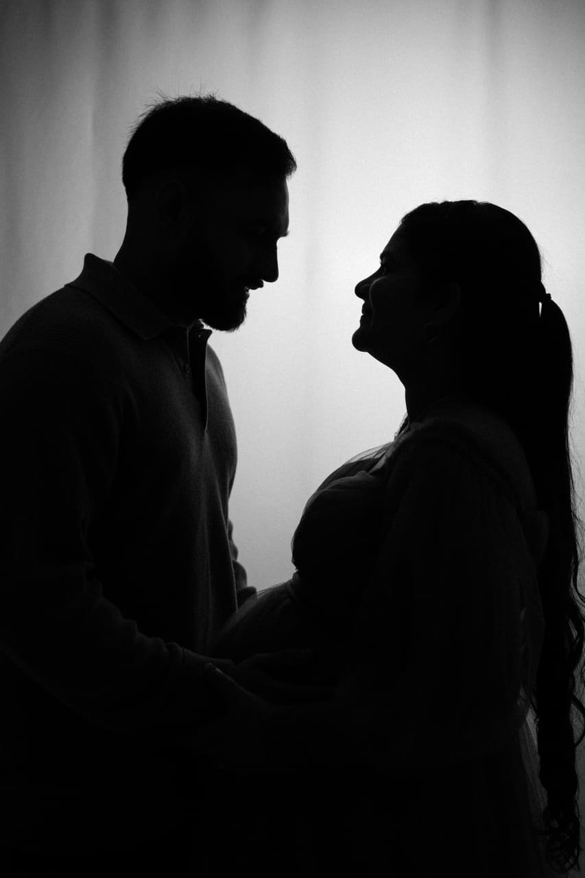 Maternity, studio silhouettes and coastal sunset, photo 7 of 16