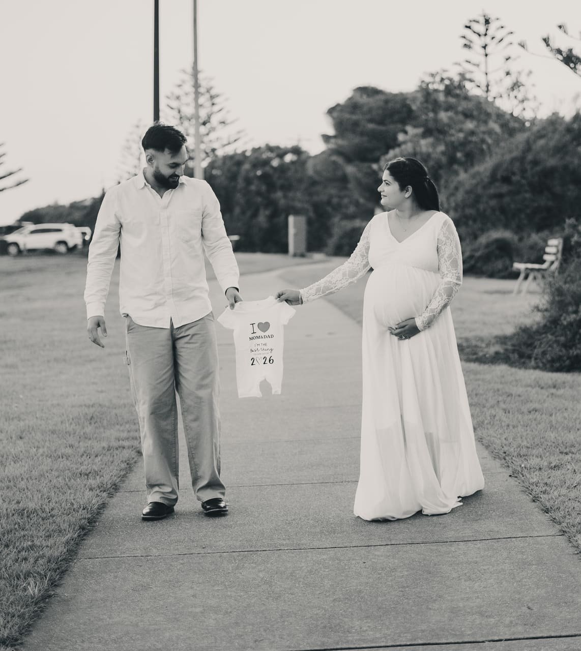 Maternity, studio silhouettes and coastal sunset, photo 13 of 16